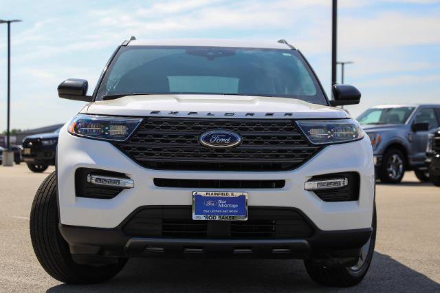 Certified 2024 Ford Explorer XLT w/ XLT Sport Appearance Package AWD/4WD image 2
