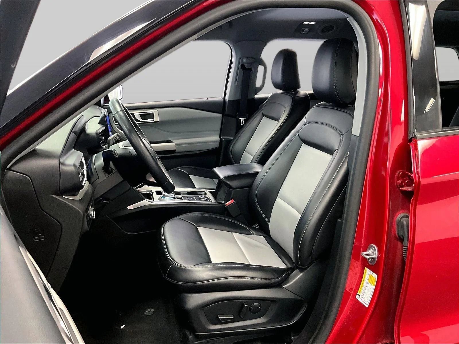 Certified 2023 Ford Explorer XLT w/ Equipment Group 202A image 24