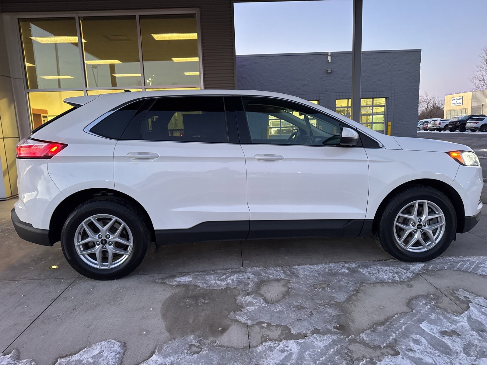 Certified 2024 Ford Edge SEL w/ Convenience Package image 7