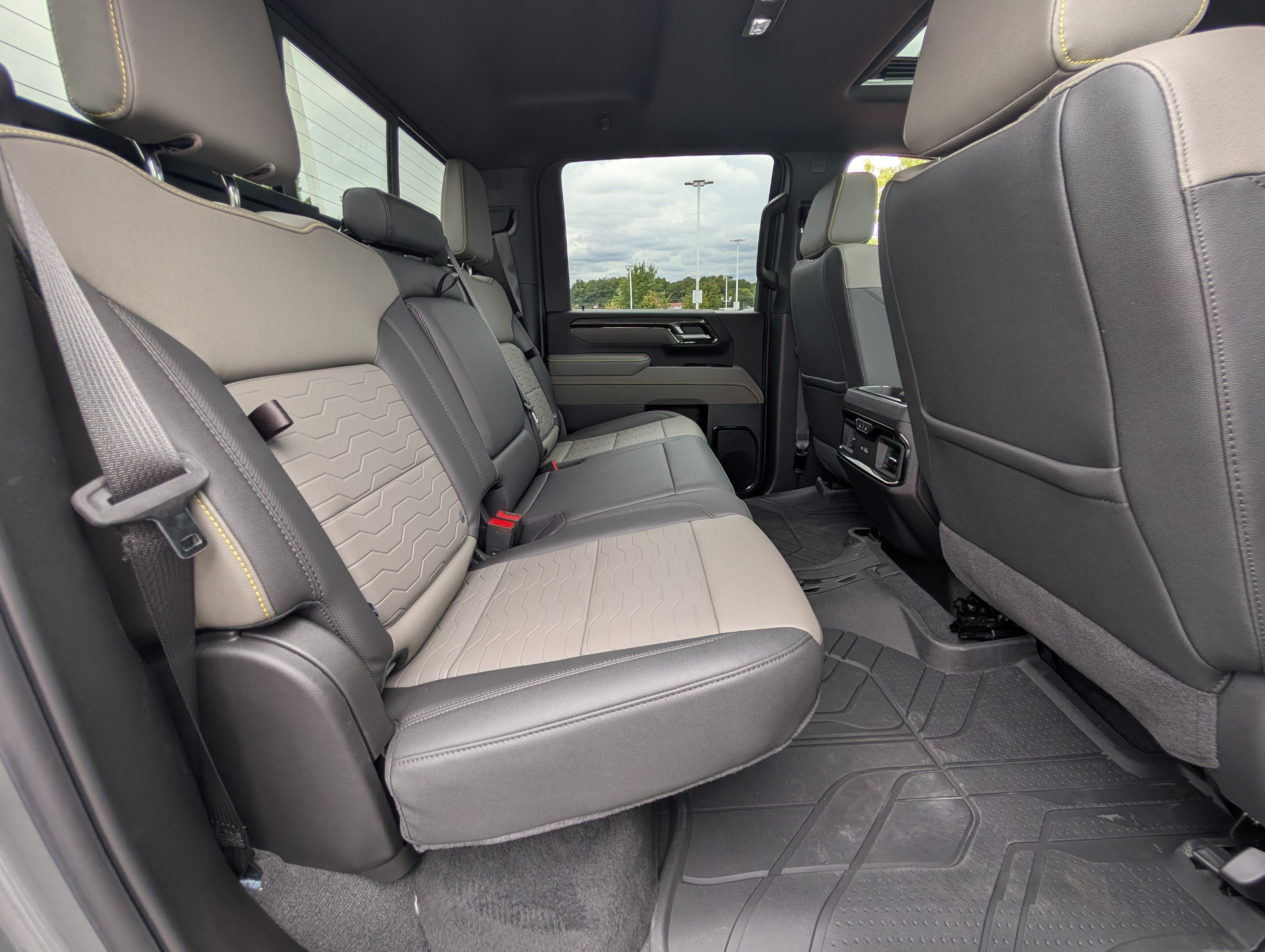 Used 2026 Chevrolet Silverado 2500 ZR2 AWD/4WD image 13