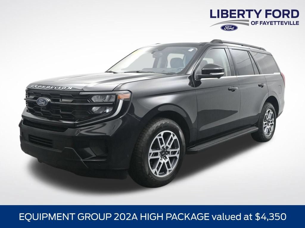 Certified 2025 Ford Expedition Active AWD/4WD image 1