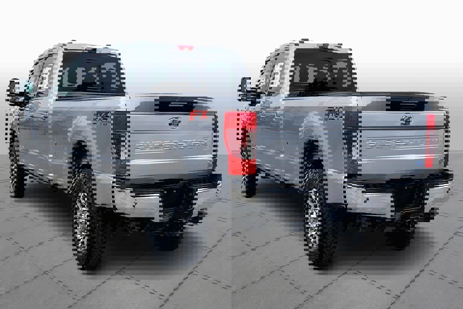 Certified 2022 Ford F350 Lariat w/ Lariat Ultimate Package image 2