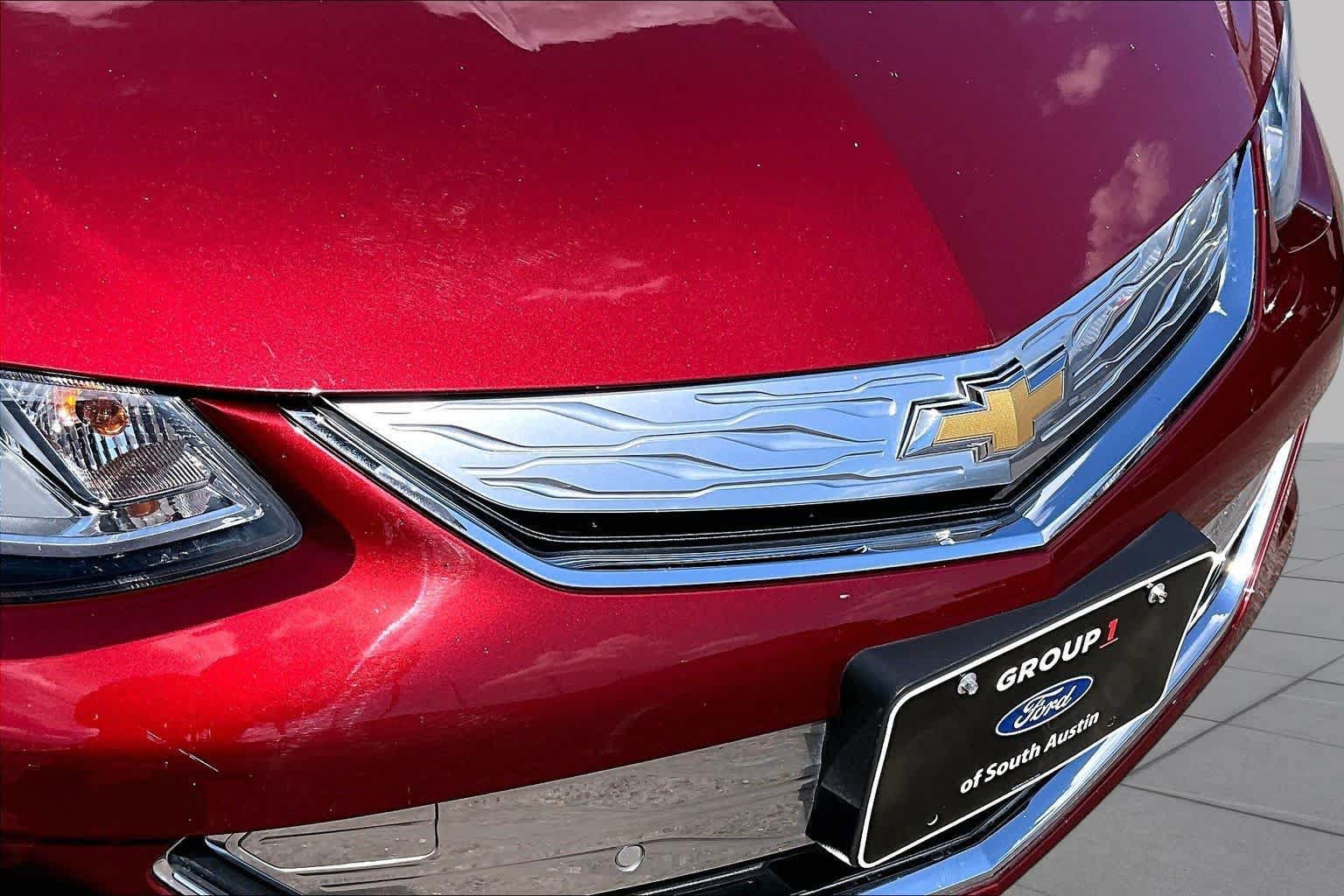 Used 2017 Chevrolet Volt Premier w/ Driver Confidence II Package FWD image 30