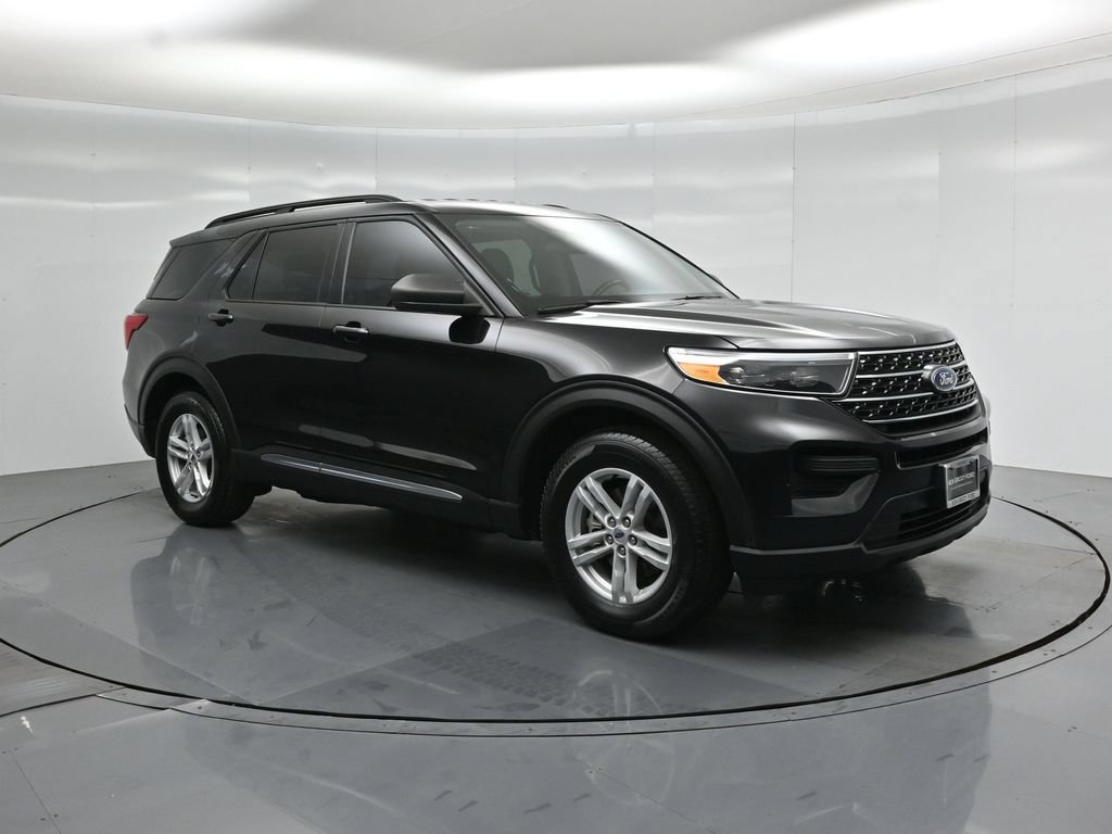 Certified 2024 Ford Explorer XLT RWD image 19