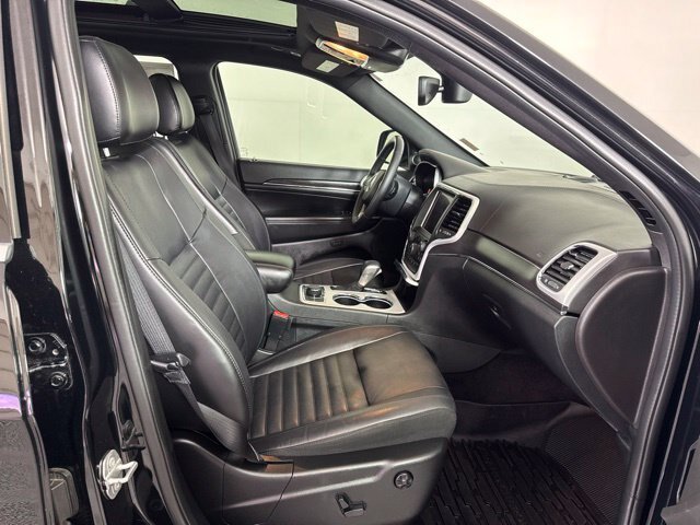 Used 2018 Jeep Grand Cherokee Limited AWD/4WD image 4