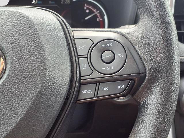 Used 2025 Toyota RAV4 XLE AWD/4WD image 13