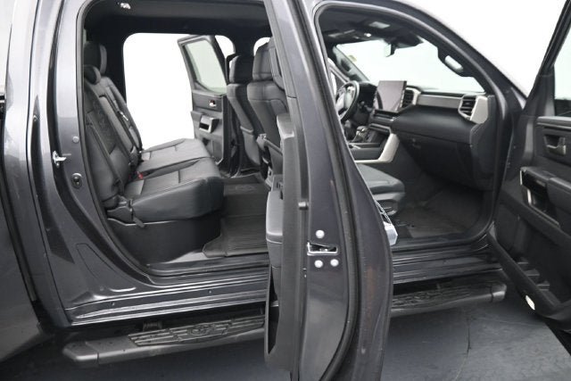 Used 2025 Toyota Tundra Limited AWD/4WD image 13