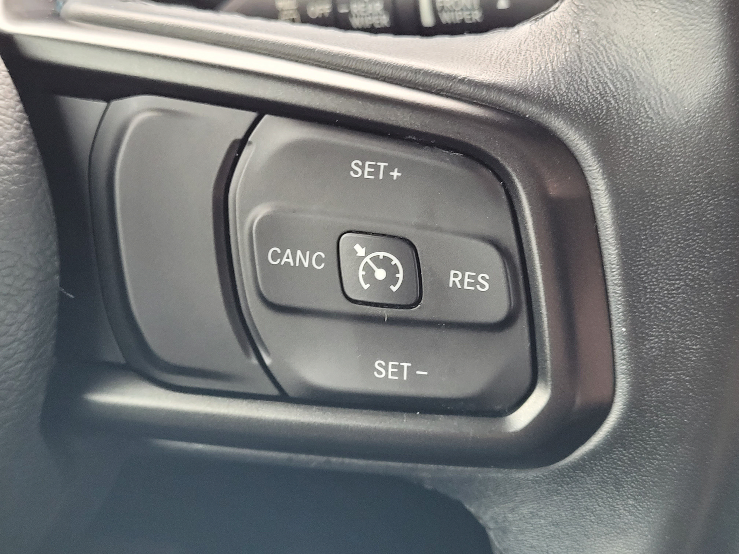Used 2019 Jeep Wrangler Sport AWD/4WD image 13