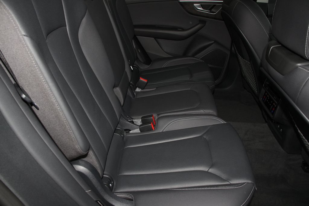 Used 2022 Audi Q8 Premium Plus AWD/4WD image 26