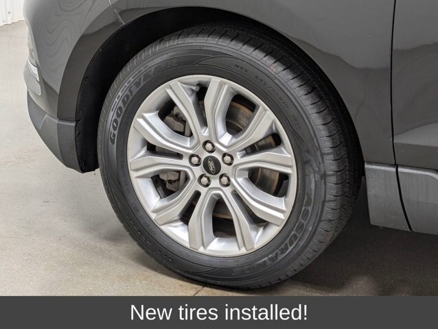 Certified 2023 Ford Edge Titanium w/ Equipment Group 301A AWD/4WD image 2