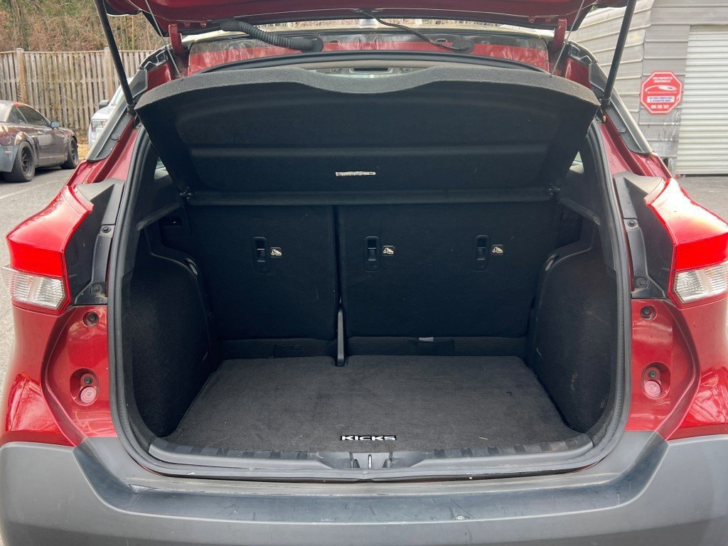 Used 2019 Nissan Kicks SR image 15