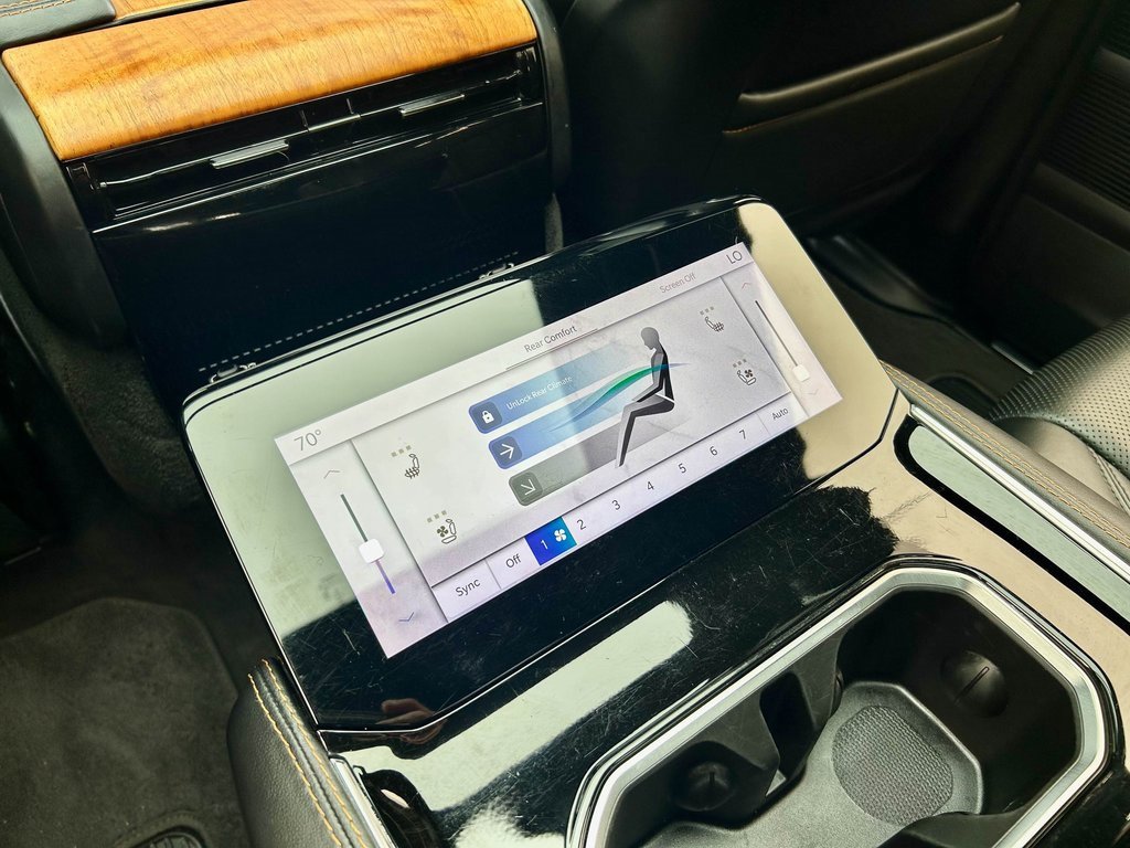 Used 2022 Jeep Grand Wagoneer Series III w/ Rear Seat Video Group 1 image 39