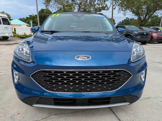 Certified 2022 Ford Escape Titanium w/ Class II Trailer Tow Package image 8