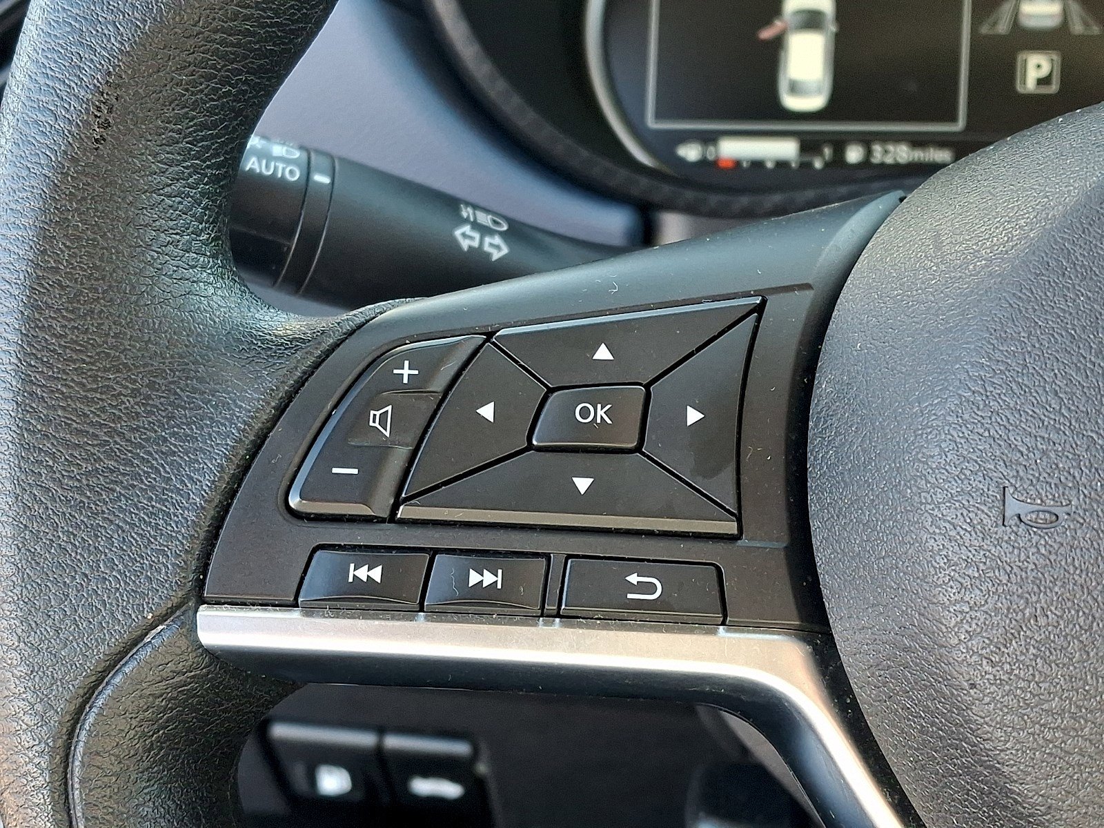 Used 2024 Nissan Versa SV image 19