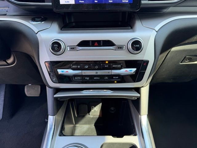 Certified 2022 Ford Explorer XLT w/ Equipment Group 202A image 18