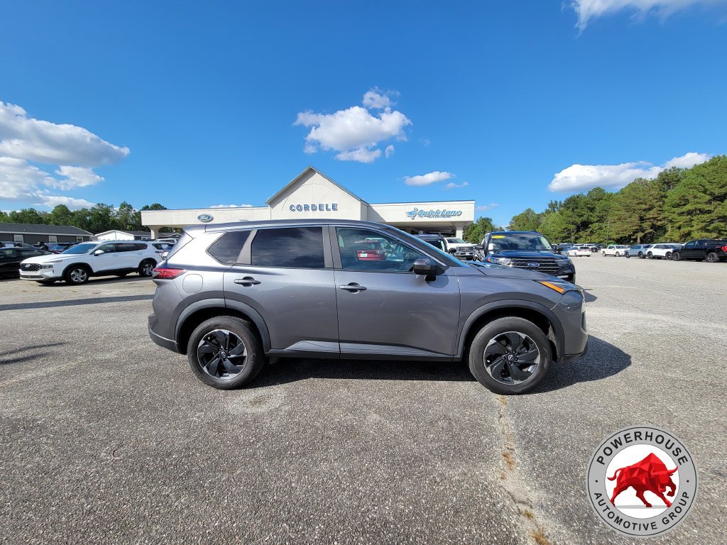 Used 2024 Nissan Rogue SV FWD image 8