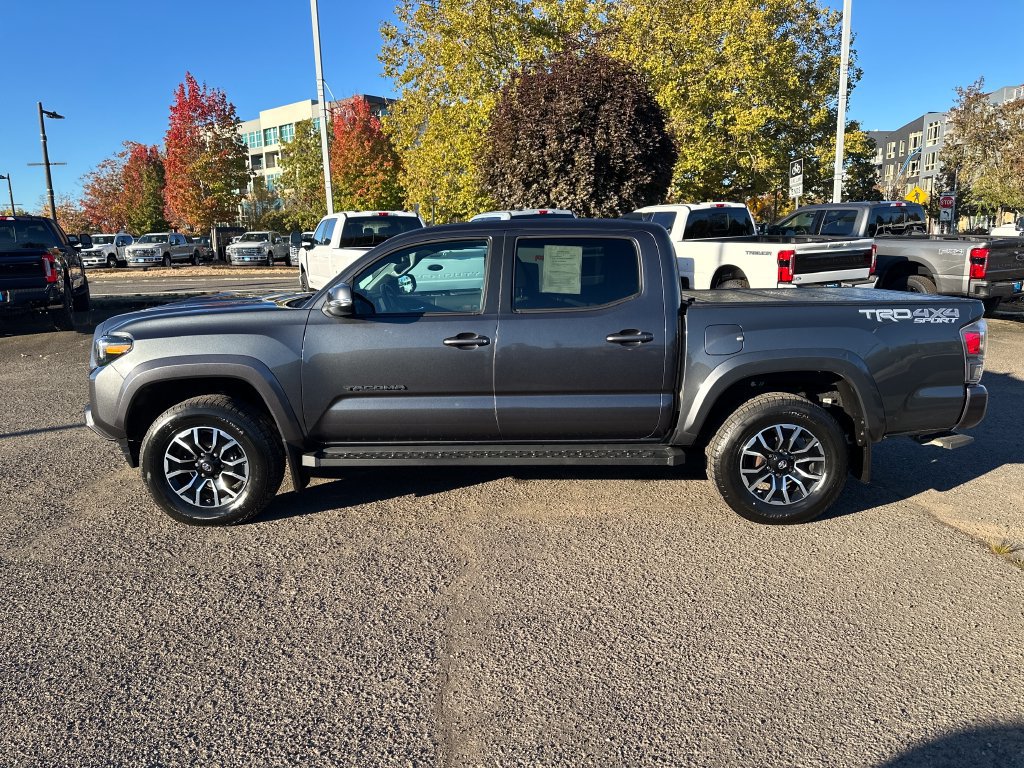 Used 2020 Toyota Tacoma TRD Sport w/ Technology Package AWD/4WD image 3