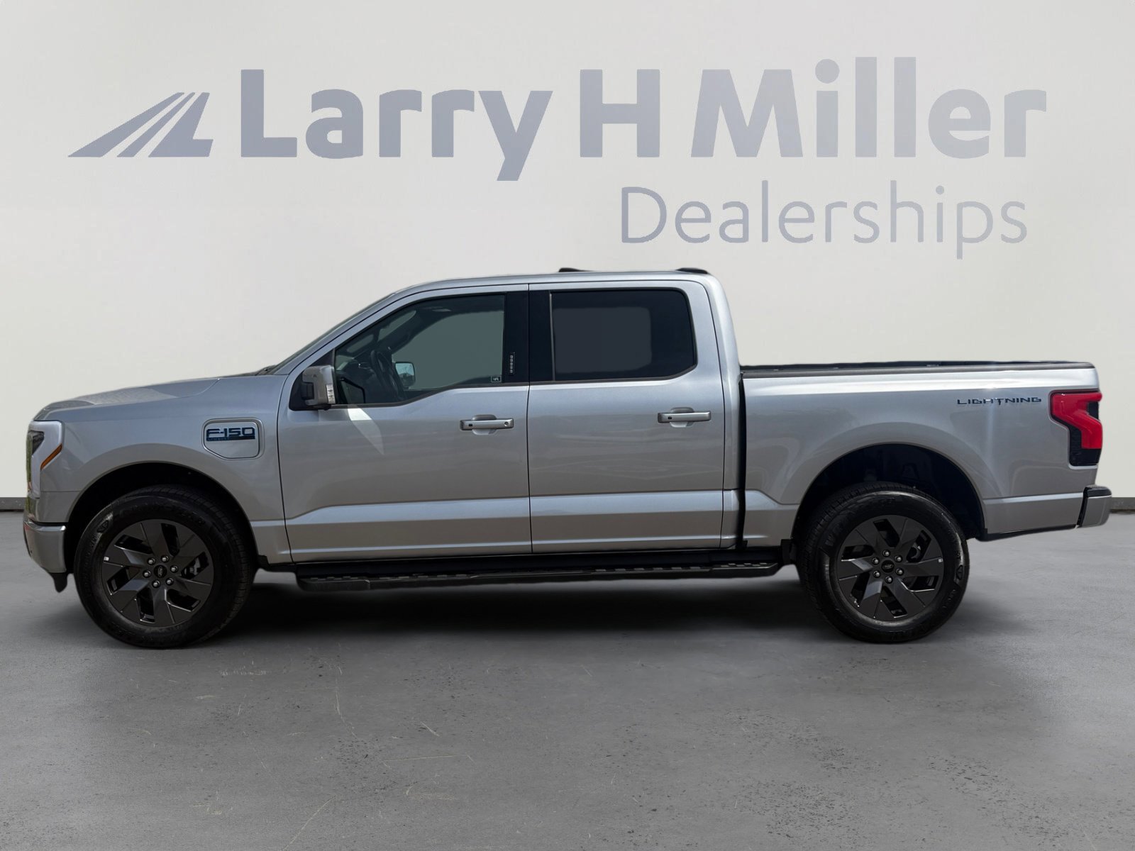 Certified 2024 Ford F150 Lightning Lariat image 2