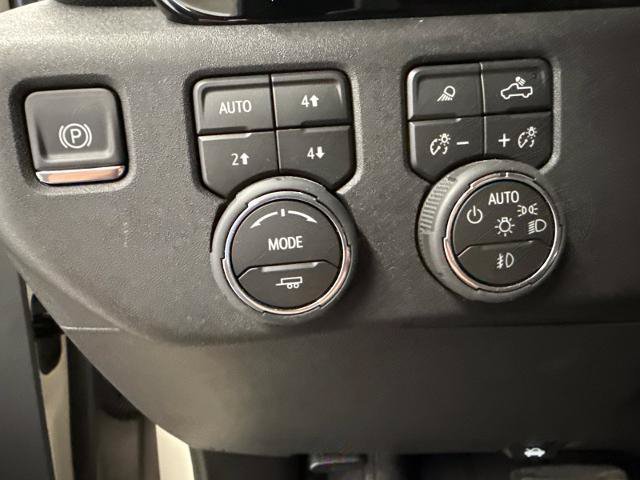 Used 2026 Chevrolet Silverado 2500 ZR2 w/ LPO, Dark Essentials Package AWD/4WD image 16