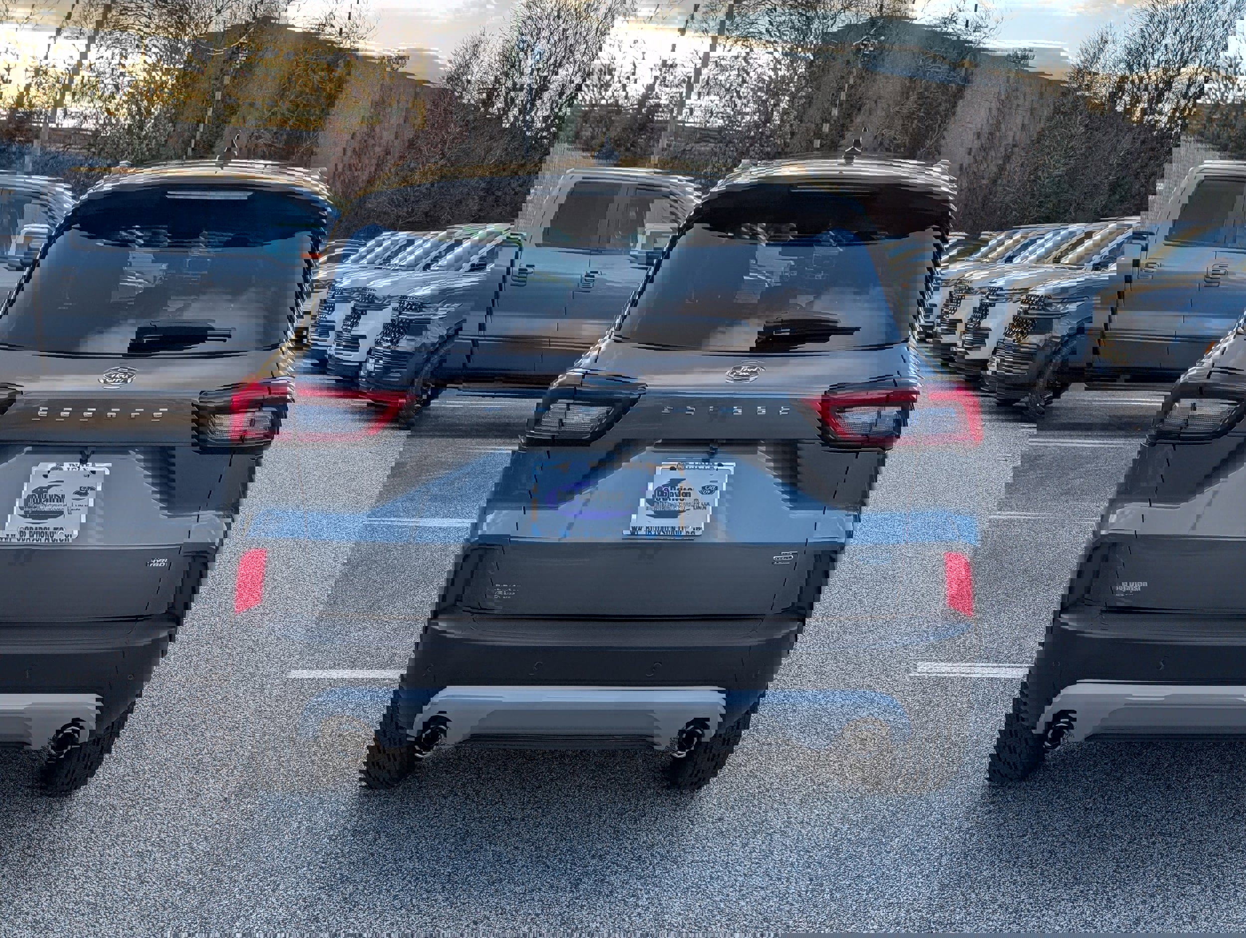 Certified 2023 Ford Escape SE w/ PHEV Premium Package image 6