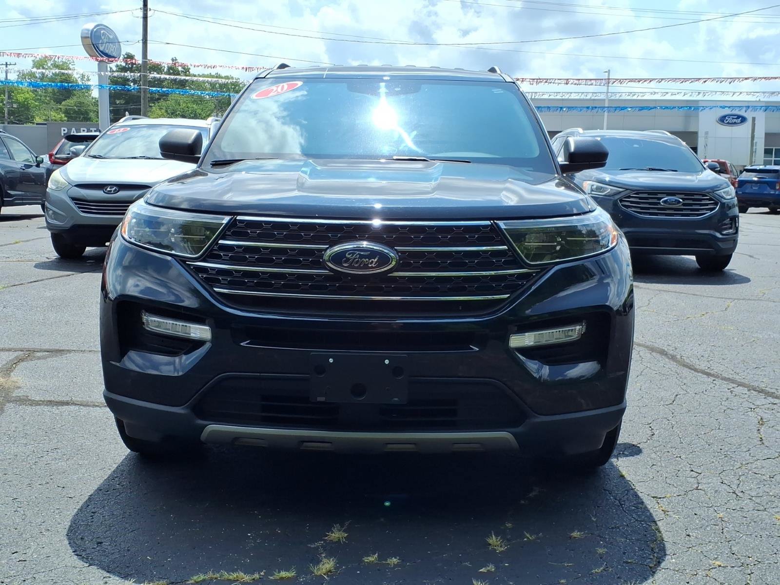 Certified 2020 Ford Explorer XLT w/ Equipment Group 202A AWD/4WD image 2