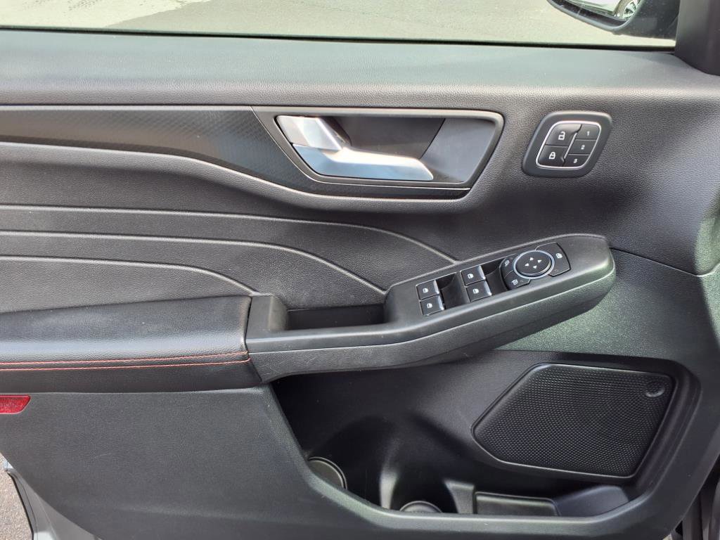 Certified 2022 Ford Escape SEL w/ SEL Stealth AWD Package image 10