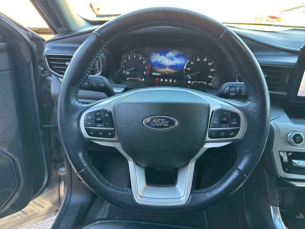 Certified 2022 Ford Explorer XLT w/ Equipment Group 202A image 14