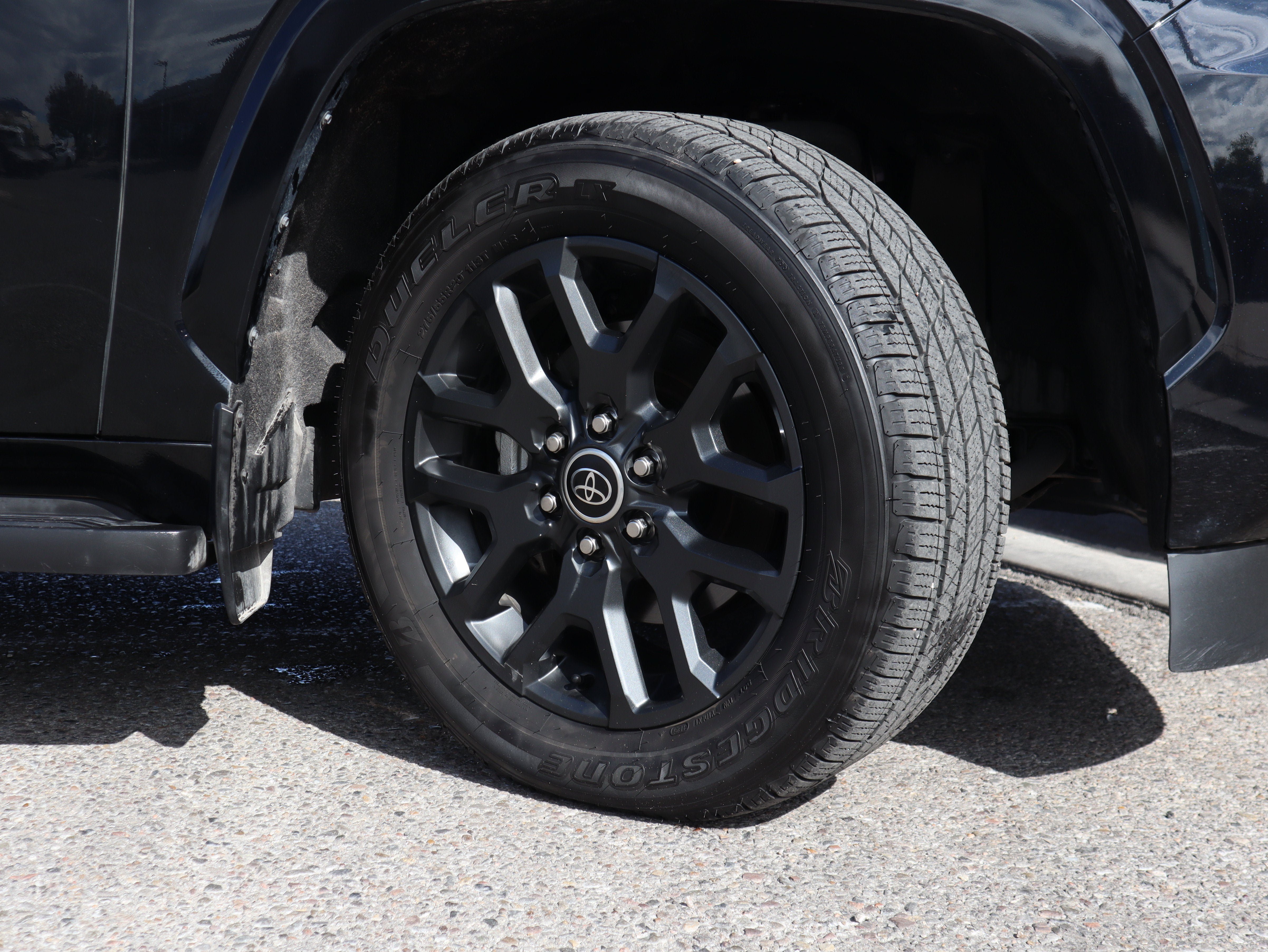 Used 2023 Toyota Sequoia Platinum AWD/4WD image 13