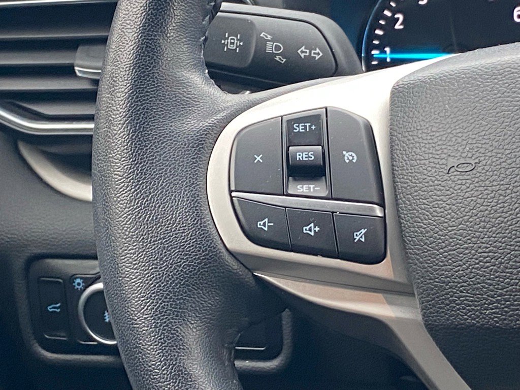 Certified 2023 Ford Explorer XLT w/ Equipment Group 202A image 8