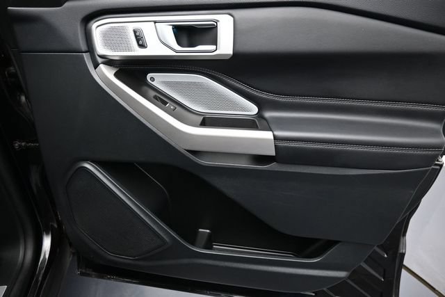 Certified 2023 Ford Explorer Limited w/ Limited Technology Package AWD/4WD image 32