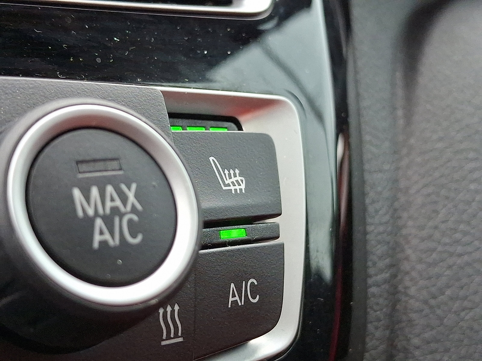 Used 2018 BMW 330i xDrive Wagon w/ Premium Package image 26