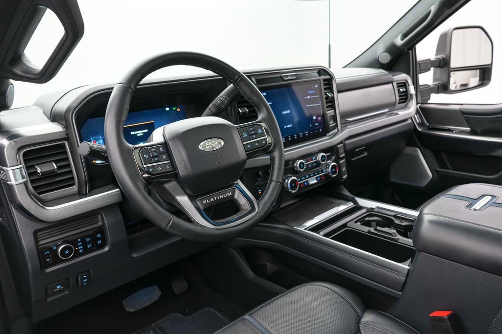 Certified 2025 Ford F250 Platinum AWD/4WD image 17