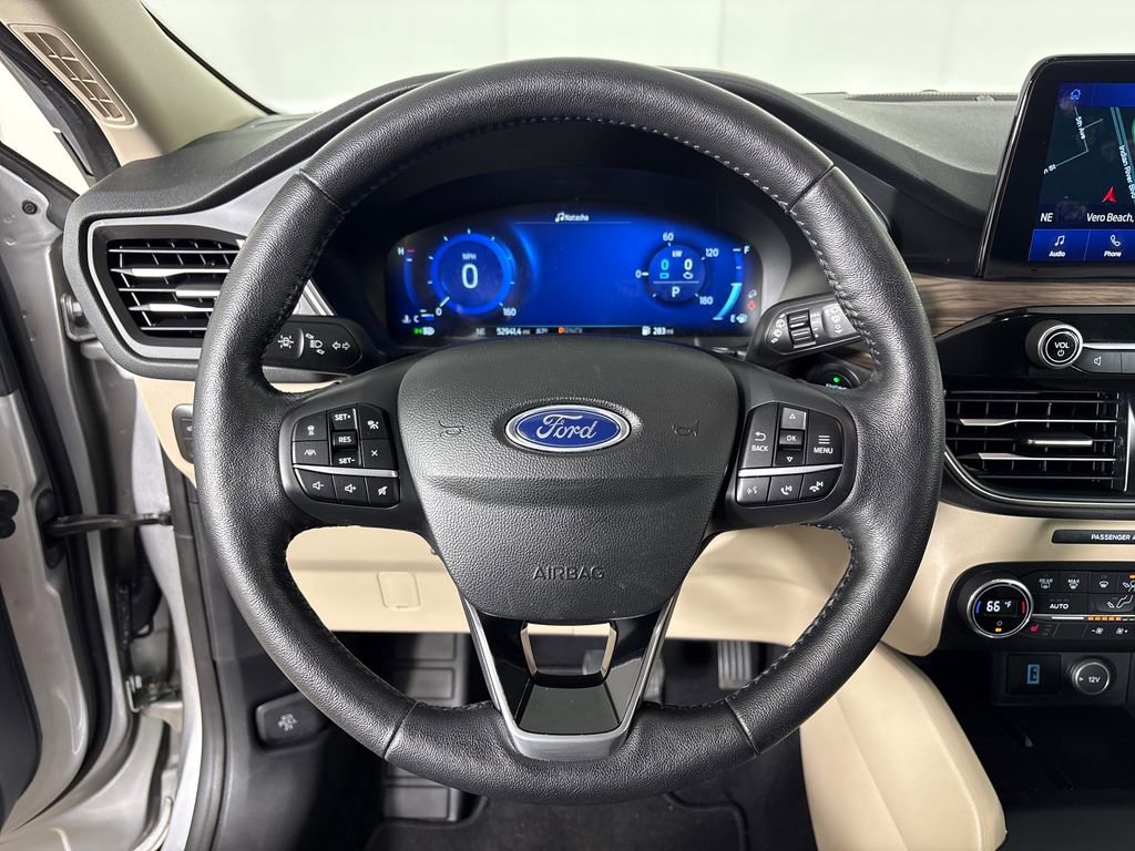 Certified 2020 Ford Escape Titanium FWD image 16