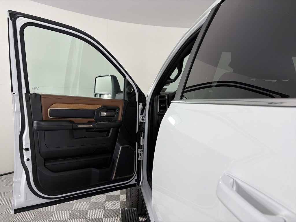 Used 2024 RAM 2500 Limited w/ Safety Group image 10