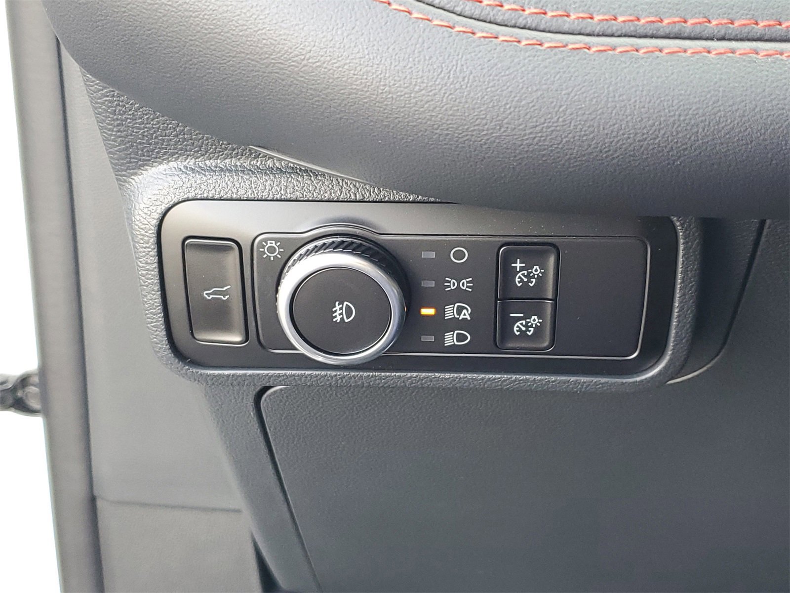 Certified 2025 Ford Explorer ST w/ Sun And Sound Package image 32