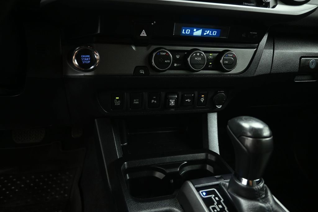 Used 2022 Toyota Tacoma TRD Off-Road w/ Technology Package RWD image 18