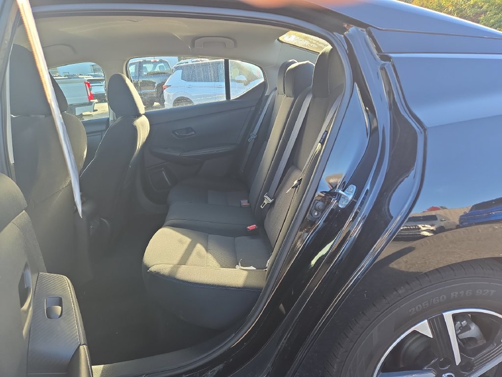 Used 2024 Nissan Sentra SV FWD image 4