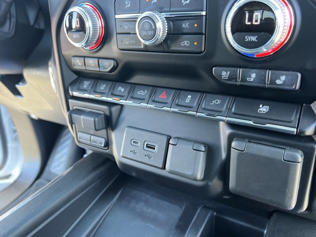 Used 2022 GMC Sierra 3500 Denali w/ Denali Ultimate Package AWD/4WD image 24