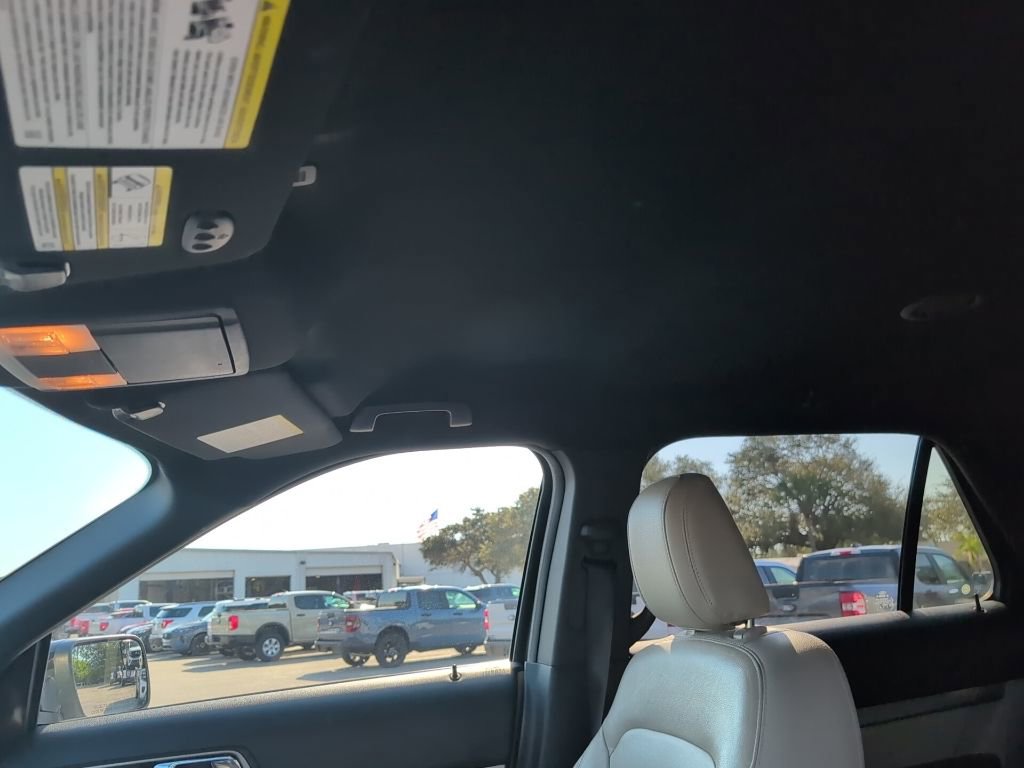 Certified 2018 Ford Explorer XLT w/ Equipment Group 202A image 10