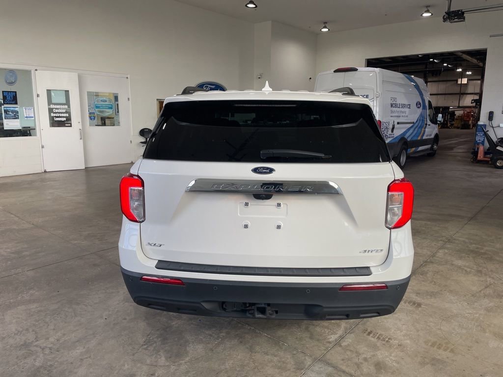 Certified 2022 Ford Explorer XLT w/ Class IV Trailer Tow Package AWD/4WD image 6