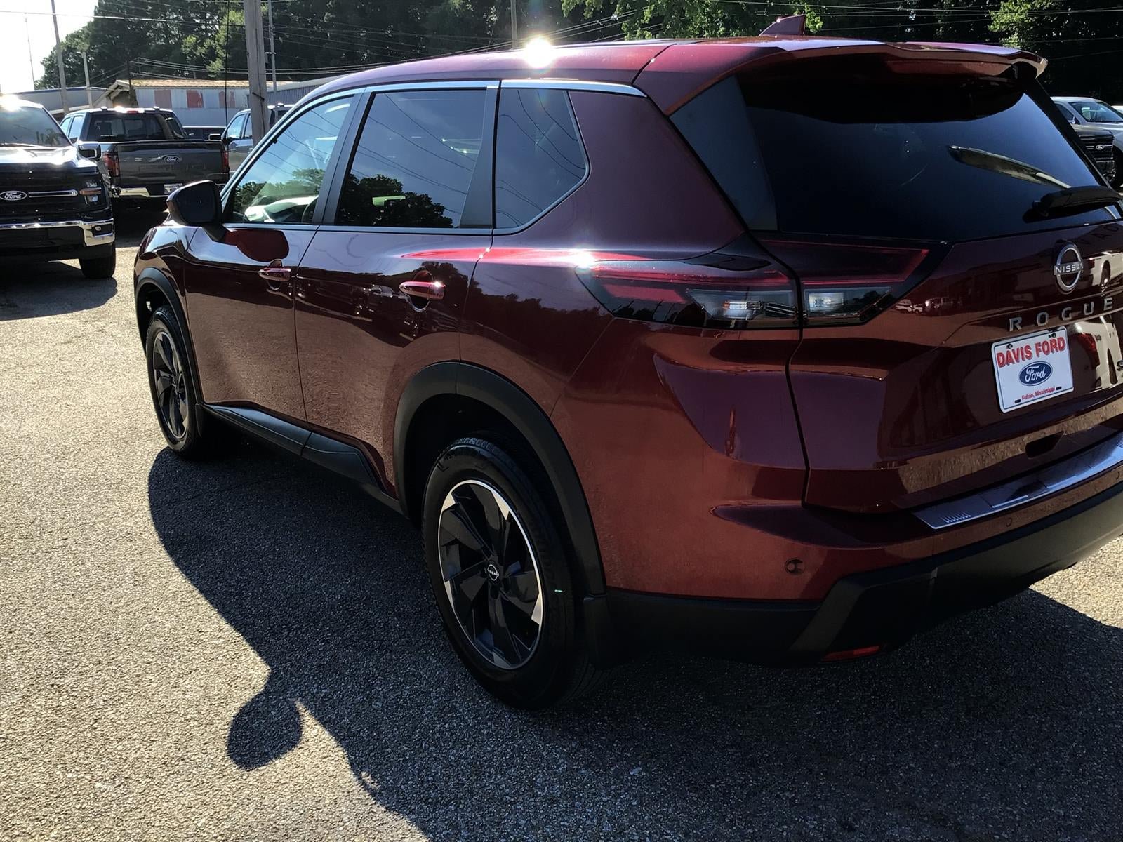 Used 2024 Nissan Rogue SV FWD image 12