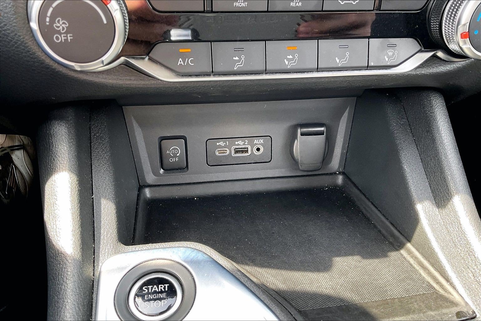 Used 2025 Nissan Sentra SV FWD image 30