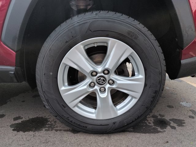 Used 2019 Toyota RAV4 LE w/ Carpet Mat Package AWD/4WD image 11