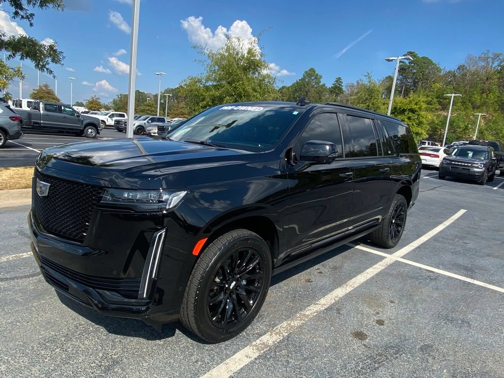 Used 2023 Cadillac Escalade ESV Sport Platinum w/ LPO, ONYX Package AWD/4WD image 3