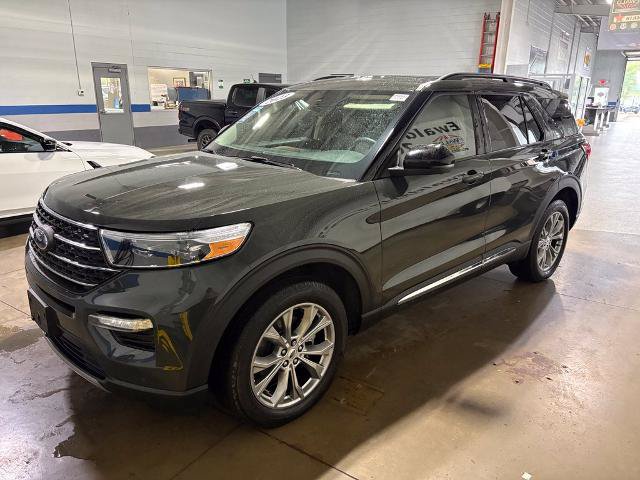 Certified 2023 Ford Explorer XLT w/ Equipment Group 202A AWD/4WD image 4