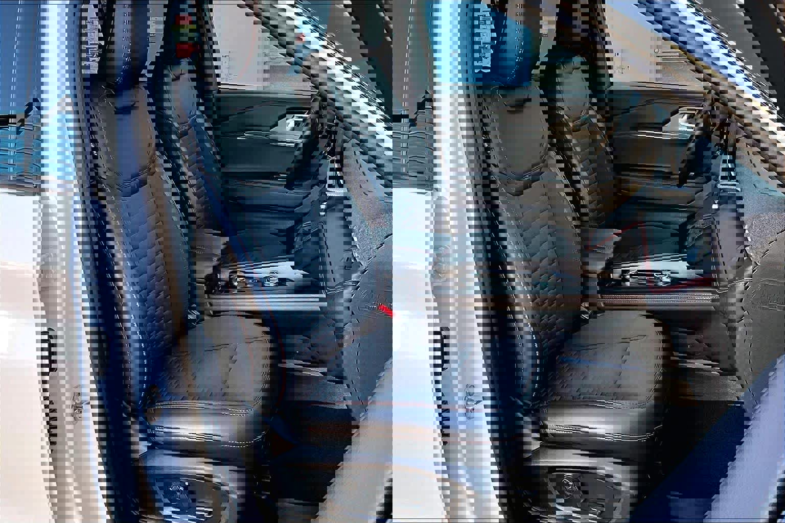 Certified 2025 Ford Explorer ST-Line w/ Premium Package image 16