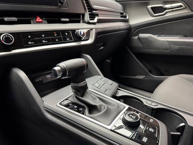 Used 2023 Kia Sportage LX image 19