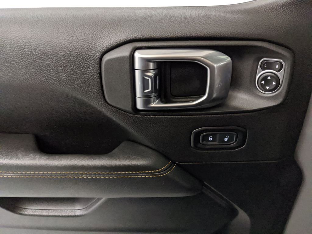 Used 2023 Jeep Wrangler Unlimited Sahara image 18