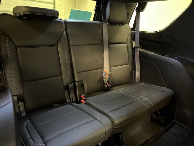 Used 2022 GMC Yukon Denali w/ Denali Premium Package AWD/4WD image 8