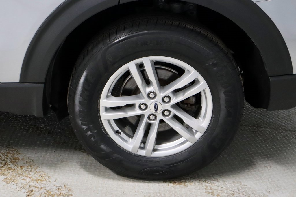 Certified 2022 Ford Explorer XLT w/ Equipment Group 202A image 19